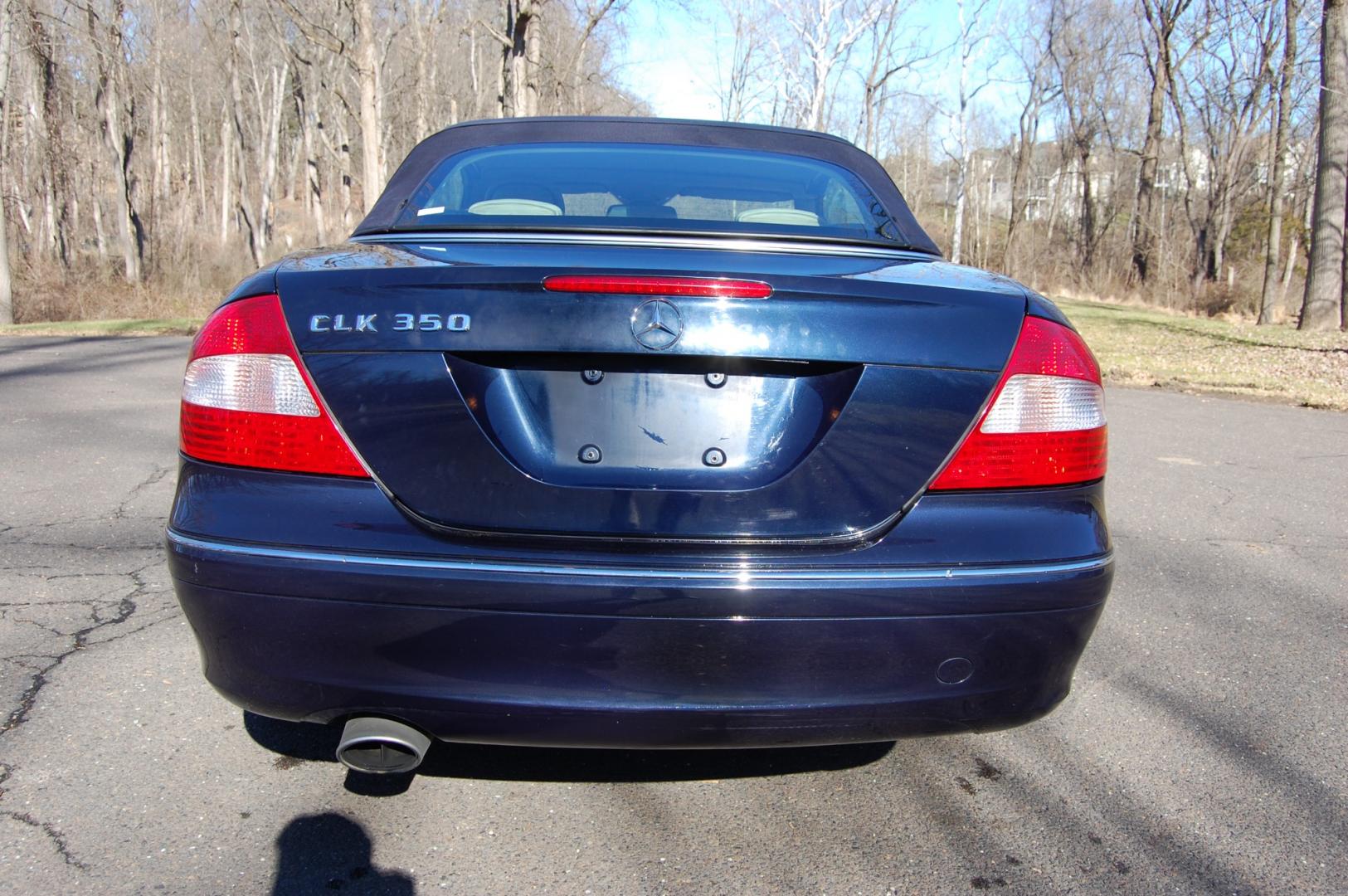 2009 Blue /Beige Mercedes-Benz CLK-Class (WDBTK56FX9T) with an 3.5 Liter engine, Automatic transmission, located at 6528 Lower York Road, New Hope, PA, 18938, (215) 862-9555, 40.358707, -74.977882 - 2009 Mercedes-Benz CLK 350 Convertible, low mileage, clean condition inside and out. 3.5 Liter V6 engine, automatic transmission, tilt wheel, cruise control, wood trim, 3 Master keys, dual heated power seats, windows, mirrors, central locking system, 19 " Alloy wheels, 4 good all season tires, AM/F - Photo#11